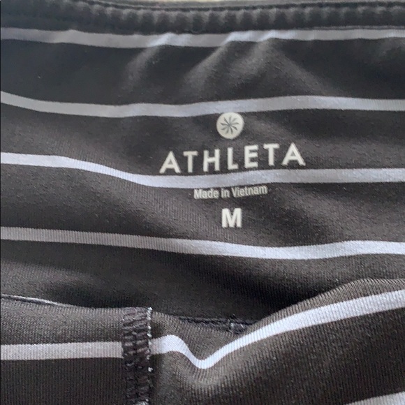 Free bundle of 35 Athleta Pants crop - Picture 3 of 6